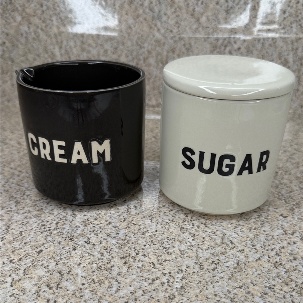 Black and White Cream and Sugar Set